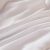 九州风华家纺布団春冬用厚い绵を芯にかけて保温します。ダブル冬は寝具のバラに150×200 cmの厚さが2.5 kgもあります。