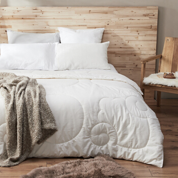 大朴家纺A种布団の暖心ウールはオーストリアの纯毛に覆われて厚い冬に保温されます。布团のドリル毛は芯の白の1.2メトルのベッド/150*210 cmで2.8斤を充填します。