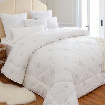 恒源祥家纺固绵布団は芯ダンベルに厚い冬布団です。寝具は白220*240 cmです。