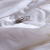 糸域家紡布団絹糸は100%桑糸夏涼に温度調節されてかけられます。布団长糸二合一子母は芯年齢によって、冬になってからされます。